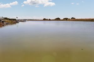 Riverside Flag Hill - click for photo gallery